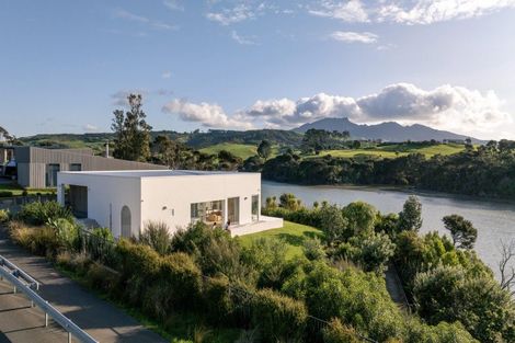 Photo of property in 16 Rangitahi Road, Raglan, 3225