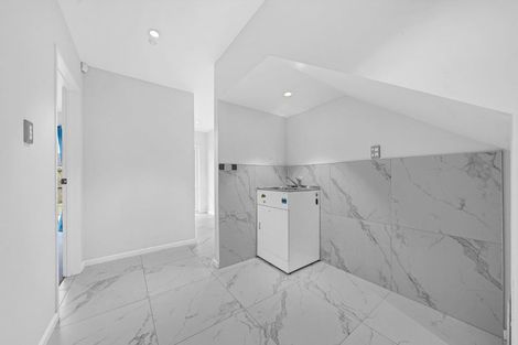 Photo of property in 21 Meritage Lane, Te Atatu South, Auckland, 0610
