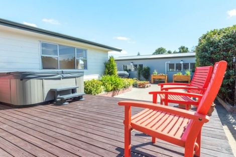 Photo of property in 15 Pinedale Parade, Milson, Palmerston North, 4414