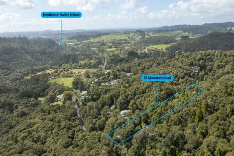 Photo of property in 70 Mountain Road, Henderson Valley, Auckland, 0612