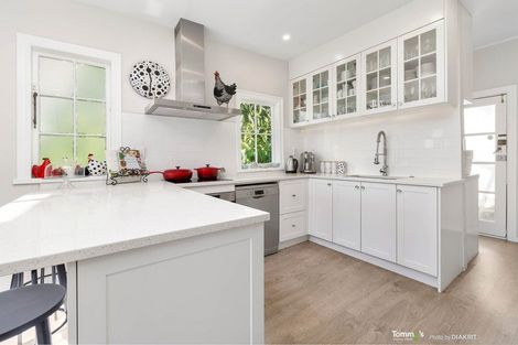 Photo of property in 17 Northland Road, Northland, Wellington, 6012