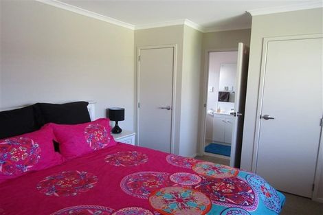 Photo of property in 4 Diamond Grove, Brown Owl, Upper Hutt, 5018