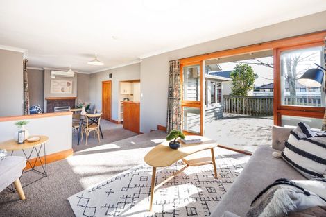 Photo of property in 28 Karina Terrace, Roslyn, Palmerston North, 4414