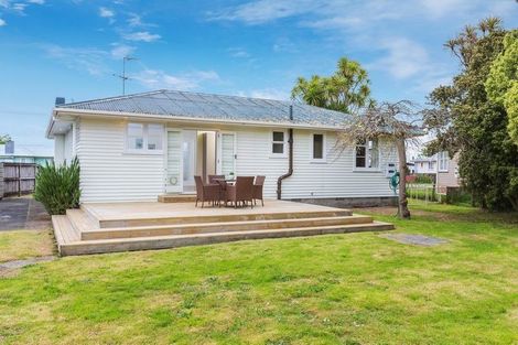Photo of property in 50 Sutton Crescent, Papakura, 2110