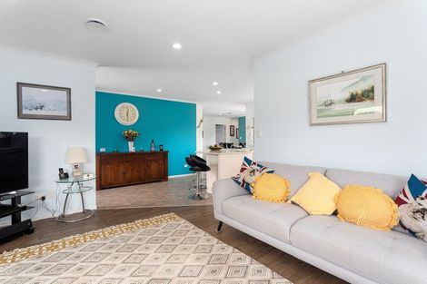 Photo of property in 5 Zarling Lane, Coastlands, Whakatane, 3120