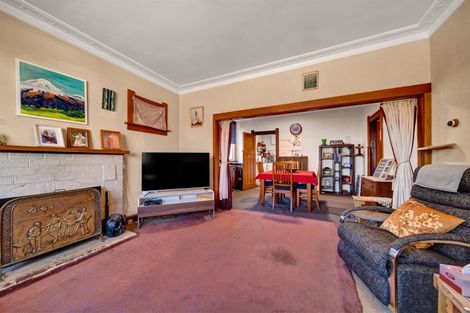 Photo of property in 10 Oxford Street, Patea, 4520