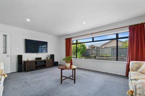 Photo of property in 11 Rosetti Rise, West Harbour, Auckland, 0618