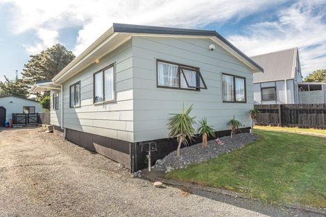 Photo of property in 21 Manuka Street, Castlecliff, Whanganui, 4501