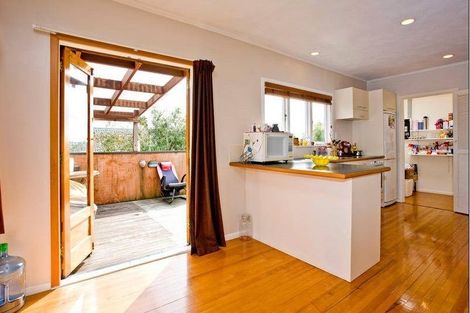 Photo of property in 17c Arran Road, Browns Bay, Auckland, 0630