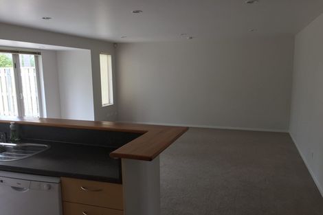 Photo of property in 7 Gillett Place, Botany Downs, Auckland, 2014