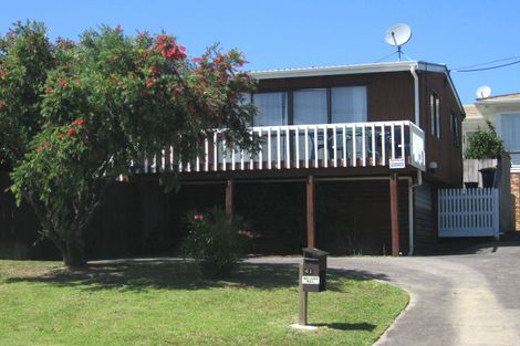 Photo of property in 2/41 Elliott Avenue, Bayview, Auckland, 0629