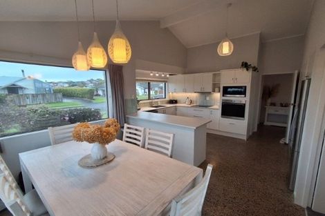 Photo of property in 17 Endeavour Avenue, Welcome Bay, Tauranga, 3112