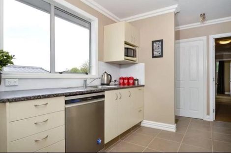 Photo of property in 27 Pahi Place, West Harbour, Auckland, 0618