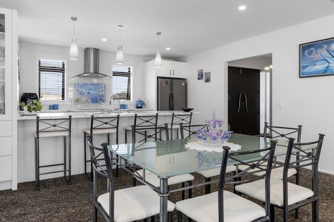 Photo of property in 32 Huka Heights Drive, Rangatira Park, Taupo, 3330