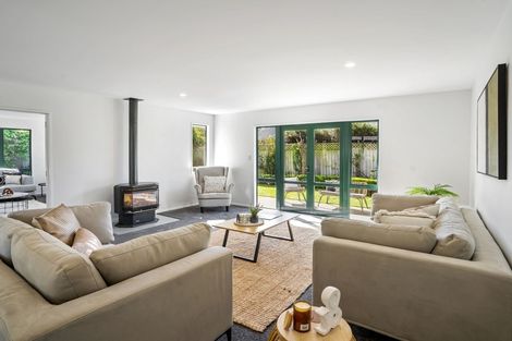 Photo of property in 15 Oakview Lane, Cashmere, Christchurch, 8022