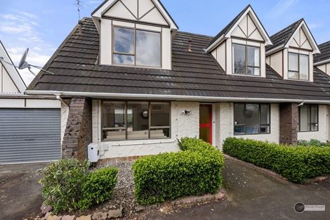 Photo of property in 3/45 Whites Line West, Woburn, Lower Hutt, 5010