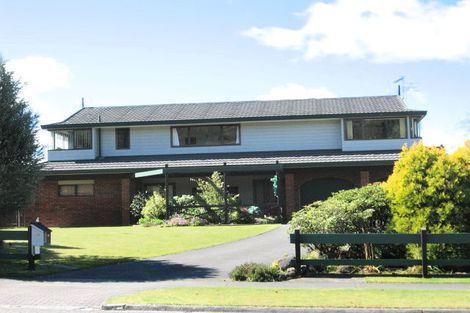 Photo of property in 18 Reeves Road, Acacia Bay, Taupo, 3330