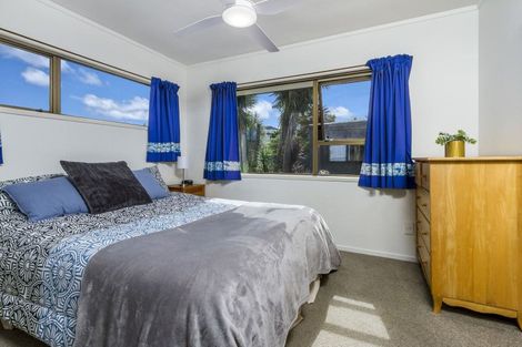 Photo of property in 1 Busbridge Place, Hillcrest, Auckland, 0627