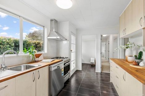 Photo of property in 42 Awaruku Road, Torbay, Auckland, 0630