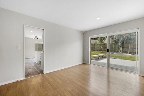 Photo of property in 27 Calypso Way, Unsworth Heights, Auckland, 0632