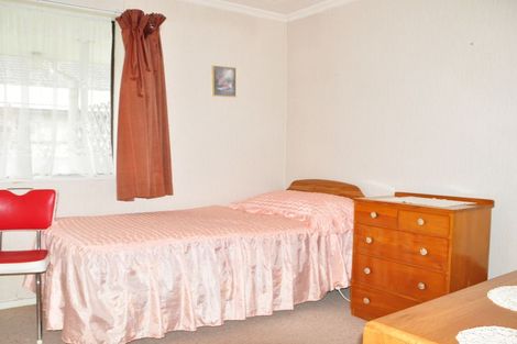Photo of property in 83 Shamrock Street, Takaro, Palmerston North, 4412