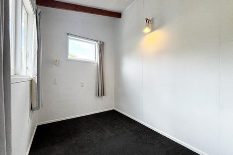 Photo of property in 11a Norana Road, Maoribank, Upper Hutt, 5018