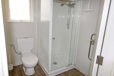 Photo of property in 39 Thurleigh Grove, Karori, Wellington, 6012