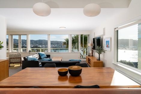 Photo of property in 37 The Crescent, Roseneath, Wellington, 6011