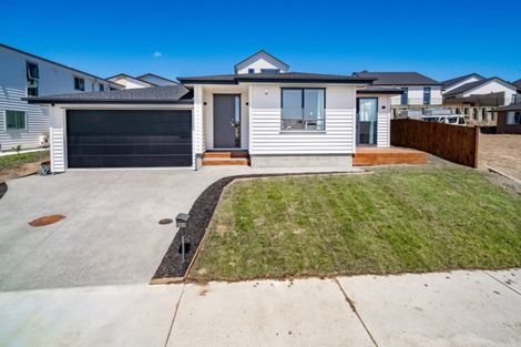 Photo of property in 11 Resolution Drive, Gulf Harbour, Whangaparaoa, 0930