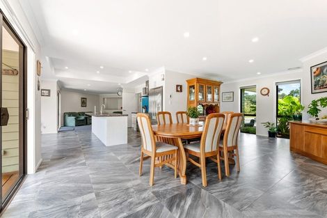 Photo of property in 13 Te Awa Place, Red Beach, 0932