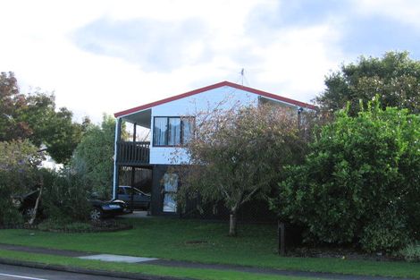 Photo of property in 24 Gosford Drive, Botany Downs, Auckland, 2010
