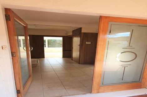 Photo of property in 21 Parkvale Road, Karori, Wellington, 6012