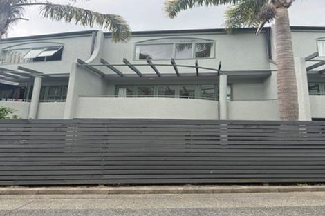 Photo of property in 8/19 Ocean View Road, Hillcrest, Auckland, 0627