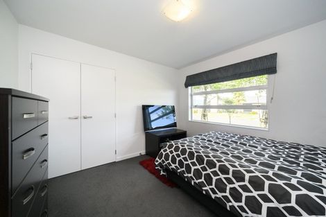 Photo of property in 2 Chestnut Close, Kelvin Grove, Palmerston North, 4414