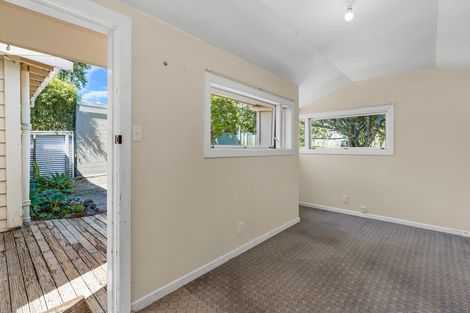 Photo of property in 2/5 Edgars Road, Westmere, Auckland, 1022