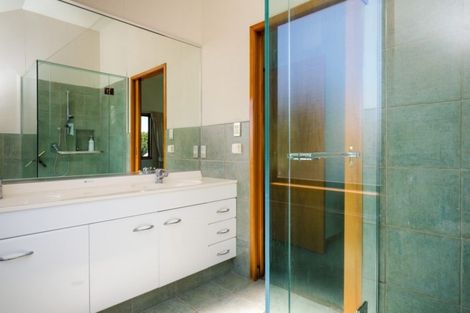 Photo of property in 14 Harvey Road, Bluff Hill, Napier, 4110