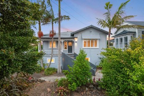 Photo of property in 12 Domain Street, Devonport, Auckland, 0624