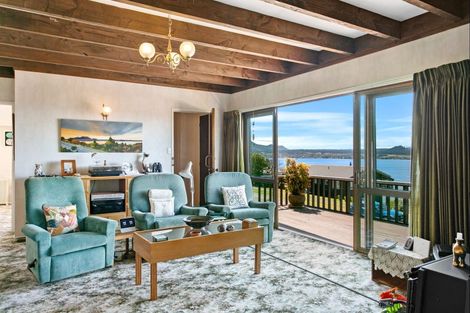 Photo of property in 90 Wakeman Road, Acacia Bay, Taupo, 3330