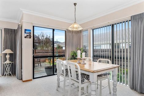 Photo of property in 16a Ngamotu Place, Mount Maunganui, 3116