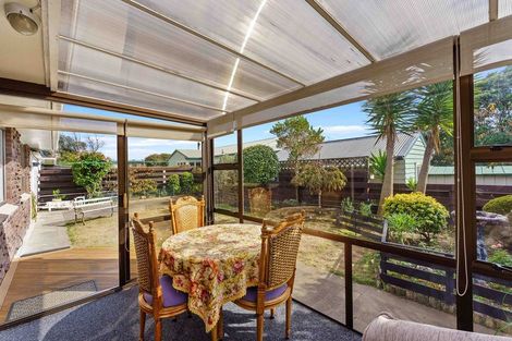 Photo of property in 5a Rutherford Drive, Waikanae Beach, Waikanae, 5036