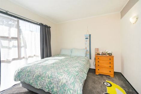 Photo of property in 6 Pukatea Place, Milson, Palmerston North, 4414