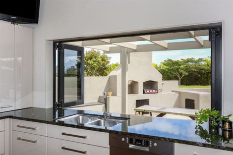 Photo of property in 1125a Glenbrook Road, Glenbrook, Waiuku, 2681