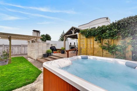 Photo of property in 34 The Esplanade, Westshore, Napier, 4110