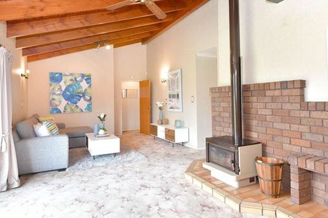 Photo of property in 73 Kauri Road, Stanmore Bay, Whangaparaoa, 0932