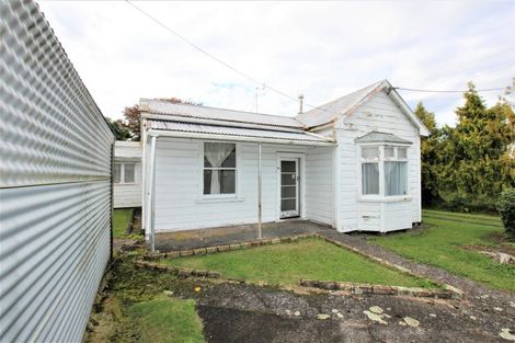Photo of property in 12 Ngapapa Street, Urenui, 4375