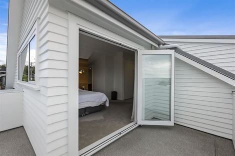 Photo of property in 136 Mellons Bay Road, Mellons Bay, Auckland, 2014