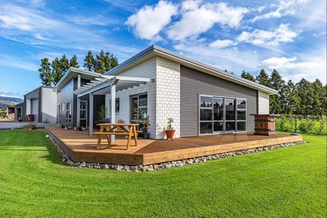 Photo of property in 112 Gladstone Road, Levin, 5571