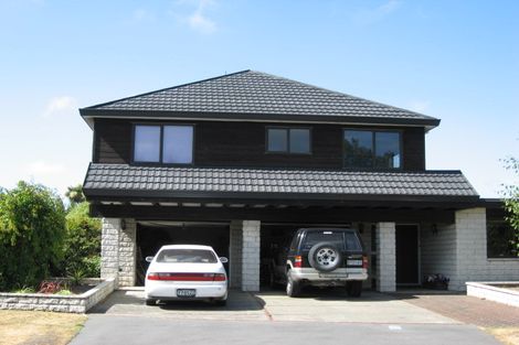 Photo of property in 10 Harkness Place Avonhead Christchurch City