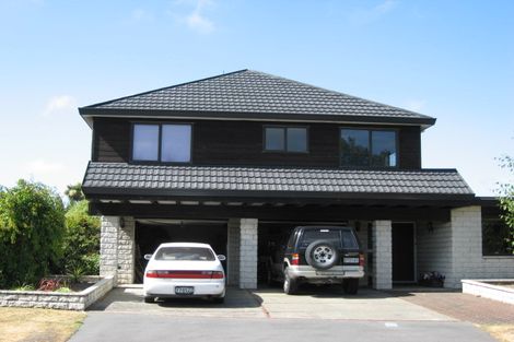 Photo of property in 10 Harkness Place, Avonhead, Christchurch, 8042