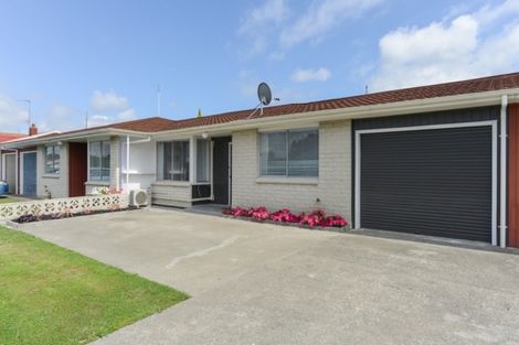 Photo of property in 2/301 Southland Road, Hastings, 4122